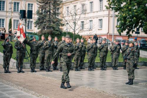 Zdjęcie przedstawia obchody rocznicy wybuchu II Wojny Światowej